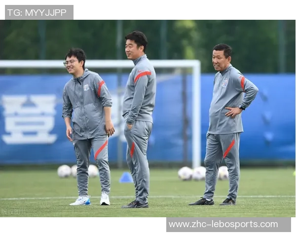 足球点评:解析最新赛事动态与球员表现,展望未来比赛走势与战术变化